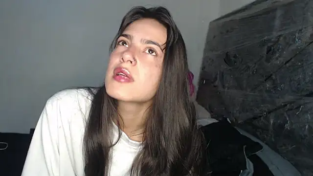 Snapshot of skinny_sweet2411 chatting on 4, 3, 2026 skinny sweet2411 online show from 4, 3, 2026