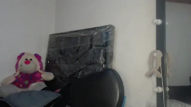 Snapshot of skinny_sweet2411 chatting on 8, 3, 2026 skinny sweet2411 online show from 8, 3, 2026