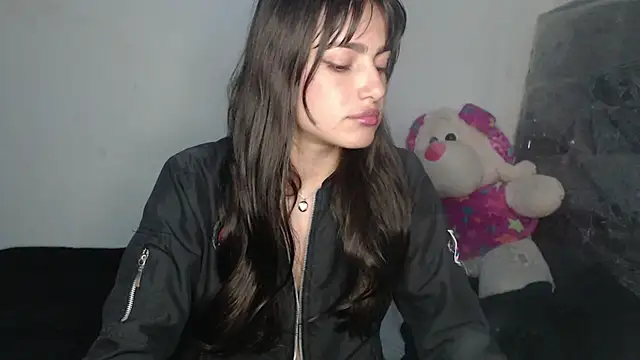 Snapshot of skinny_sweet2411 chatting on 19, 3, 2026 skinny sweet2411 online show from 19, 3, 2026