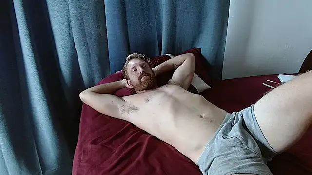 Snapshot of CaramelFoxx chatting on 10, 2, 2025 CaramelFoxx online show from 10, 2, 2025