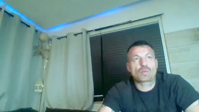 Snapshot of DevilsAngel13 chatting on 27, 11, 2025 DevilsAngel13 online show from 27, 11, 2025