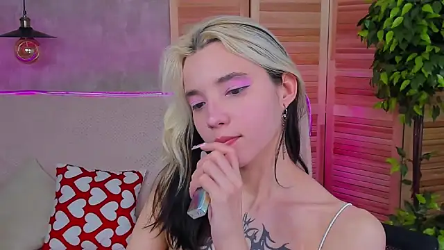 Snapshot of as1an_girlfriend chatting on 11, 3, 2025 as1an girlfriend online show from 11, 3, 2025