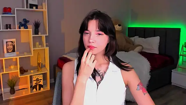 as1an girlfriend online show from 19, 11, 2025