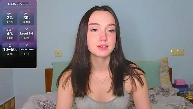 Wild Sophie  online show from 17, 12, 2024