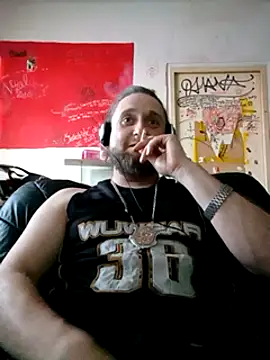 Snapshot of Ozomitro chatting on 2, 2, 2025 Ozomitro online show from 2, 2, 2025