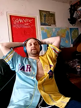 Snapshot of Ozomitro chatting on 9, 3, 2025 Ozomitro online show from 9, 3, 2025