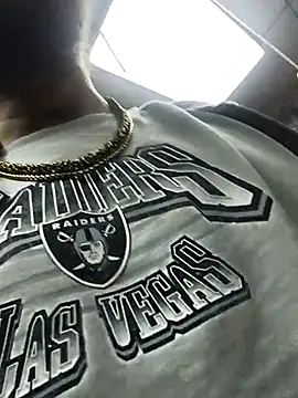 Snapshot of Ozomitro chatting on 6, 10, 2025 Ozomitro online show from 6, 10, 2025