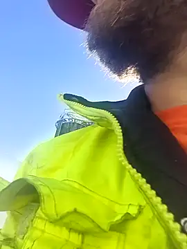 Snapshot of Ozomitro chatting on 13, 10, 2025 Ozomitro online show from 13, 10, 2025