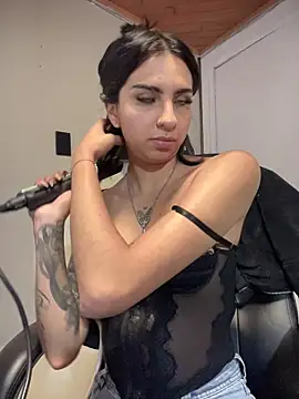 Hilary pinkk online show from 26, 11, 2025