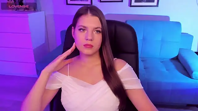 Snapshot of BellaSweetHeart chatting on 21, 10, 2025 BellaSweetHeart online show from 21, 10, 2025