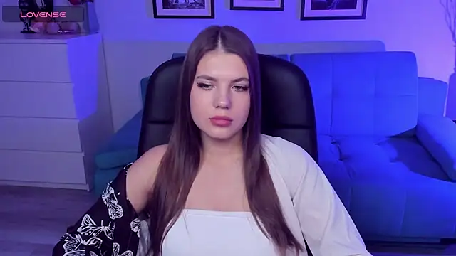 Snapshot of BellaSweetHeart chatting on 7, 11, 2025 BellaSweetHeart online show from 7, 11, 2025