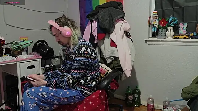 tallnerdyguy online show from 3, 2, 2026