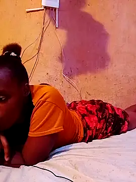 Snapshot of QUEEN-NAIMA chatting on 12, 10, 2025 QUEEN-NAIMA online show from 12, 10, 2025