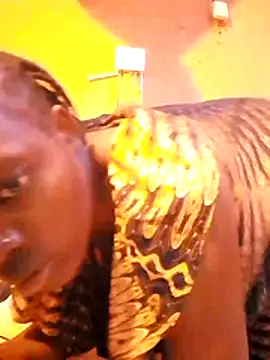 Snapshot of QUEEN-NAIMA chatting on 26, 10, 2025 QUEEN-NAIMA online show from 26, 10, 2025