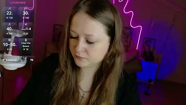 Snapshot of LizzyShine chatting on 13, 10, 2025 LizzyShine online show from 13, 10, 2025