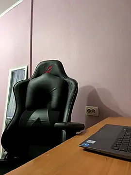 Snapshot of LizzyShine chatting on 16, 10, 2025 LizzyShine online show from 16, 10, 2025