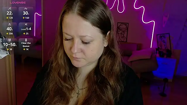 Snapshot of LizzyShine chatting on 24, 10, 2025 LizzyShine online show from 24, 10, 2025