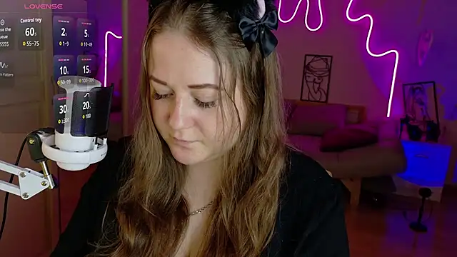 Snapshot of LizzyShine chatting on 29, 10, 2025 LizzyShine online show from 29, 10, 2025