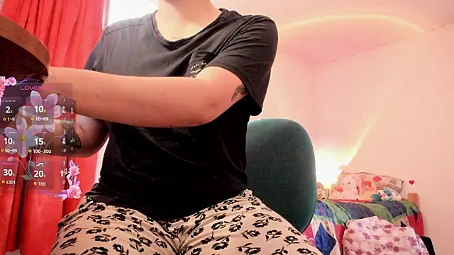 Snapshot of Miss_oliviaa chatting on 11, 10, 2025 Miss oliviaa online show from 11, 10, 2025