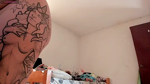 Snapshot of Miss_oliviaa chatting on 4, 11, 2025 Miss oliviaa online show from 4, 11, 2025