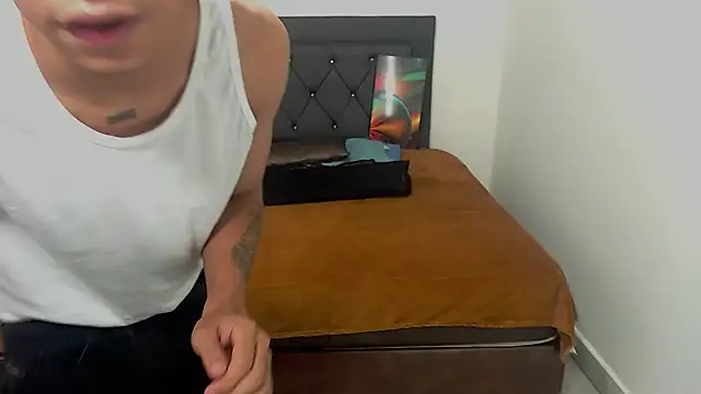 Snapshot of logannth chatting on 23, 10, 2025 logannth online show from 23, 10, 2025