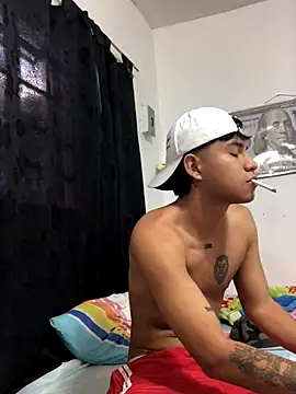 Snapshot of logannth chatting on 14, 11, 2025 logannth online show from 14, 11, 2025