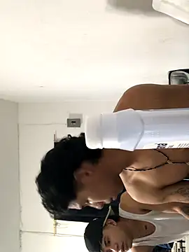 Snapshot of logannth chatting on 29, 11, 2025 logannth online show from 29, 11, 2025