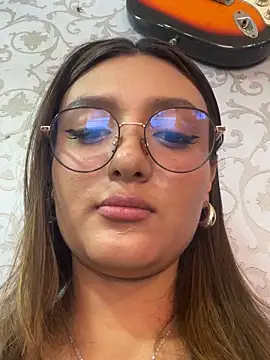 Afrodita Shalom online show from 2, 2, 2025