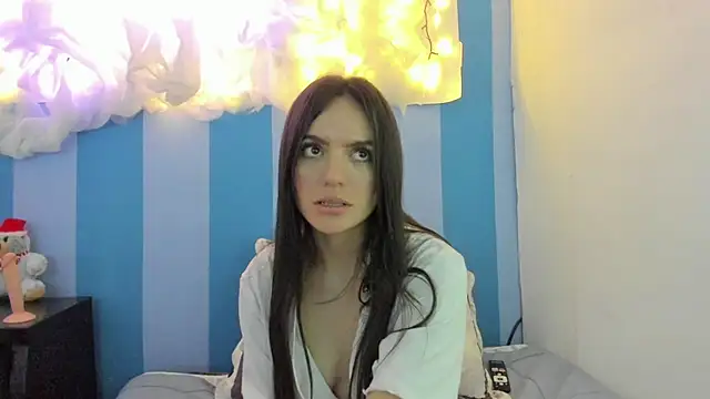 Snapshot of britny_clouds chatting on 7, 12, 2024 britny clouds online show from 7, 12, 2024