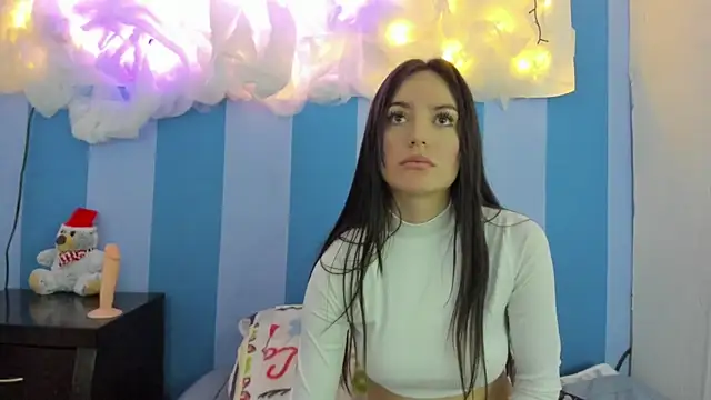 Snapshot of britny_clouds chatting on 8, 12, 2024 britny clouds online show from 8, 12, 2024