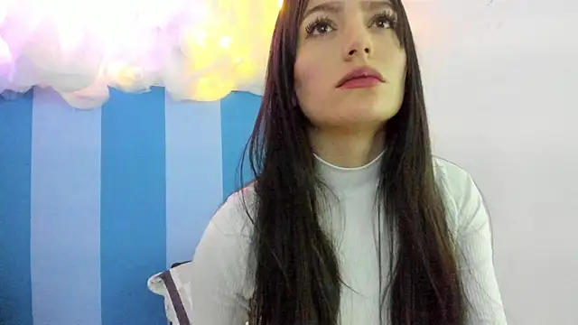 Snapshot of britny_clouds chatting on 23, 12, 2024 britny clouds online show from 23, 12, 2024