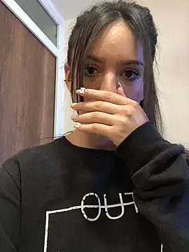 Snapshot of britny_clouds chatting on 13, 3, 2025 britny clouds online show from 13, 3, 2025