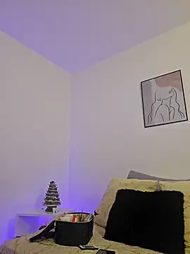VictoriaEvaans  online show from 5, 12, 2024
