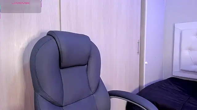 Snapshot of nicole__parker1 chatting on 27, 2, 2026 nicole parker1 online show from 27, 2, 2026