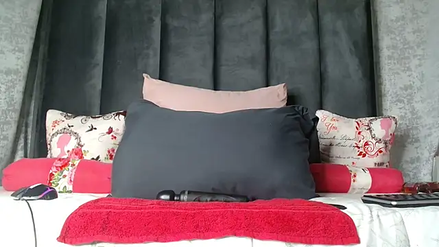 Snapshot of Lucy_Blacksilk chatting on 7, 11, 2025 Lucy Blacksilk online show from 7, 11, 2025