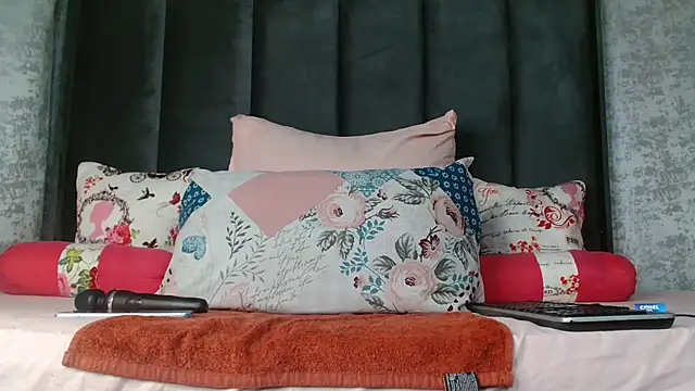 Snapshot of Lucy_Blacksilk chatting on 19, 11, 2025 Lucy Blacksilk online show from 19, 11, 2025