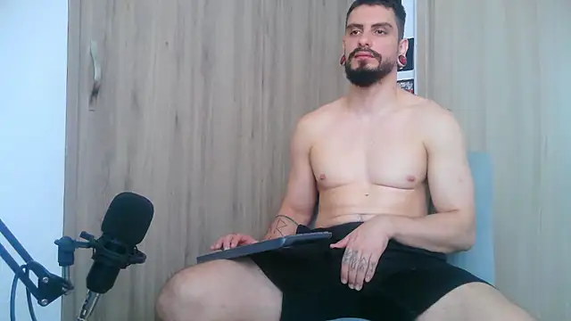 Snapshot of Aaron_kwok28 chatting on 16, 10, 2025 Aaron kwok28 online show from 16, 10, 2025