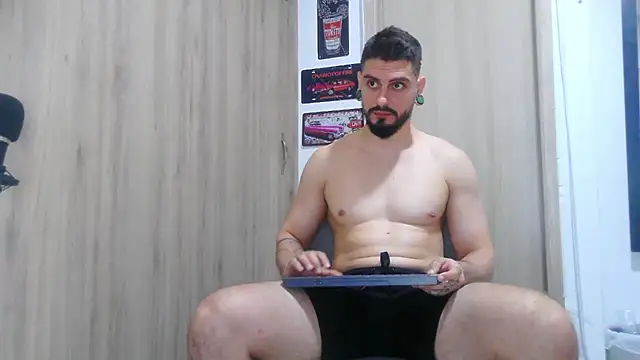 Snapshot of Aaron_kwok28 chatting on 30, 10, 2025 Aaron kwok28 online show from 30, 10, 2025