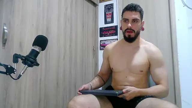 Snapshot of Aaron_kwok28 chatting on 11, 11, 2025 Aaron kwok28 online show from 11, 11, 2025