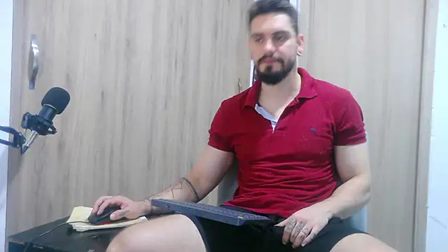 Snapshot of Aaron_kwok28 chatting on 18, 11, 2025 Aaron kwok28 online show from 18, 11, 2025