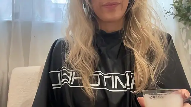 mollywilde online show from 10, 11, 2025