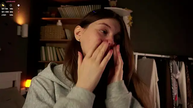 Snapshot of DarylBarks chatting on 9, 11, 2025 DarylBarks online show from 9, 11, 2025