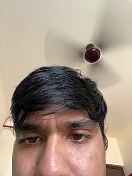 Snapshot of BoyzaraHatke chatting on 4, 4, 2026 BoyzaraHatke online show from 4, 4, 2026