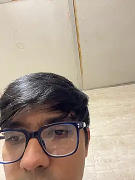 Snapshot of BoyzaraHatke chatting on 5, 4, 2026 BoyzaraHatke online show from 5, 4, 2026