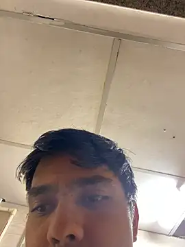 Snapshot of BoyzaraHatke chatting on 6, 4, 2026 BoyzaraHatke online show from 6, 4, 2026