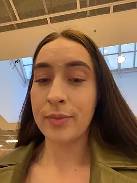 Holly Play online show from 12, 11, 2025