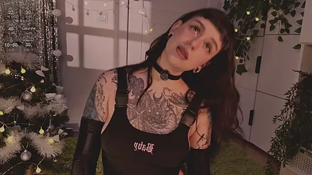 MichaellaMoon online show from 21, 12, 2025