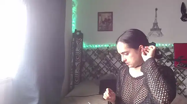 Candyparis online show from 6, 1, 2025