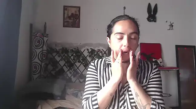 Candyparis online show from 10, 1, 2025