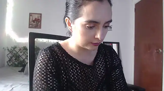 Candyparis online show from 3, 2, 2025